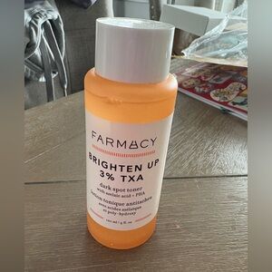 New: Farmacy Brighten up dark spots on face